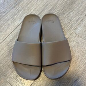 Minimalist Slip-On Slide Sandals in Taupe